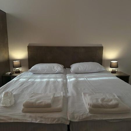 Bina N28 Hotel Koetaisi Buitenkant foto