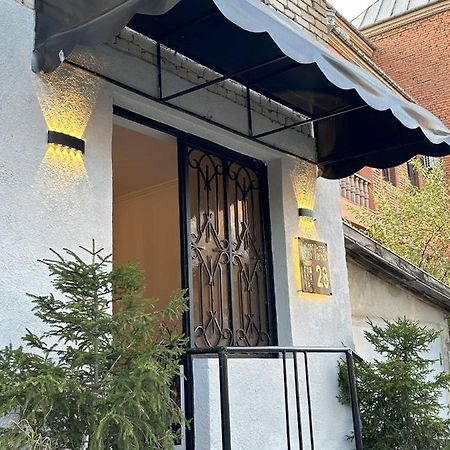 Bina N28 Hotel Koetaisi Buitenkant foto